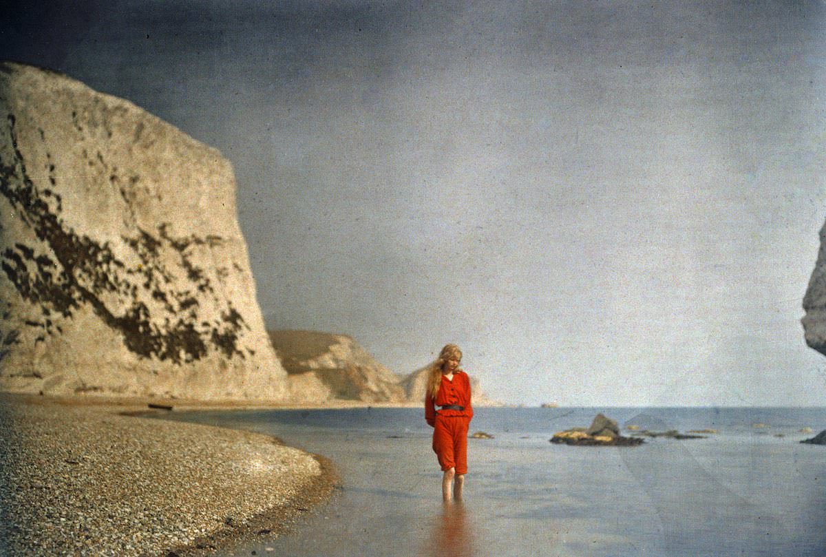 This photograph would have needed a long exposure time, which gives the sea its smooth effect. To the left of the photograph is the rowing boat that Christina sat by in another image in the series.