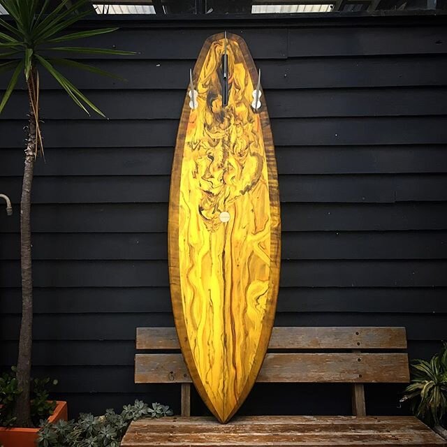 6&rsquo;2&rdquo; modern single fin with a diamond tail for @missyanger. Side boxes with a long centre box so she can ride it as a thruster, single or 2+1 depending on conditions or mood. 
#beautiful #handmade #custom #singlefin #surfboard #handcrafte