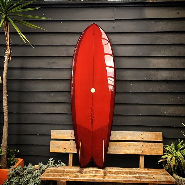 5&rsquo;7&rdquo; modern keel fish for Stu. Burgundy tint top and bottom and marine ply keel fins. 
#beautiful #handmade #custom #fish #surfboard #handcrafted #starttofinish #shape #glass #fins #real #artisan #made #unique #colour #handshaped #bryanba