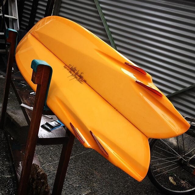 7&rsquo;1&rdquo; #drifter in my favourite orange tint for total legend, @cainejason. 
If that bottom shape looks wild and interesting to you please have a look at the blog post on my website all about my original design, the &ldquo;Tunnel Bottom&rdqu