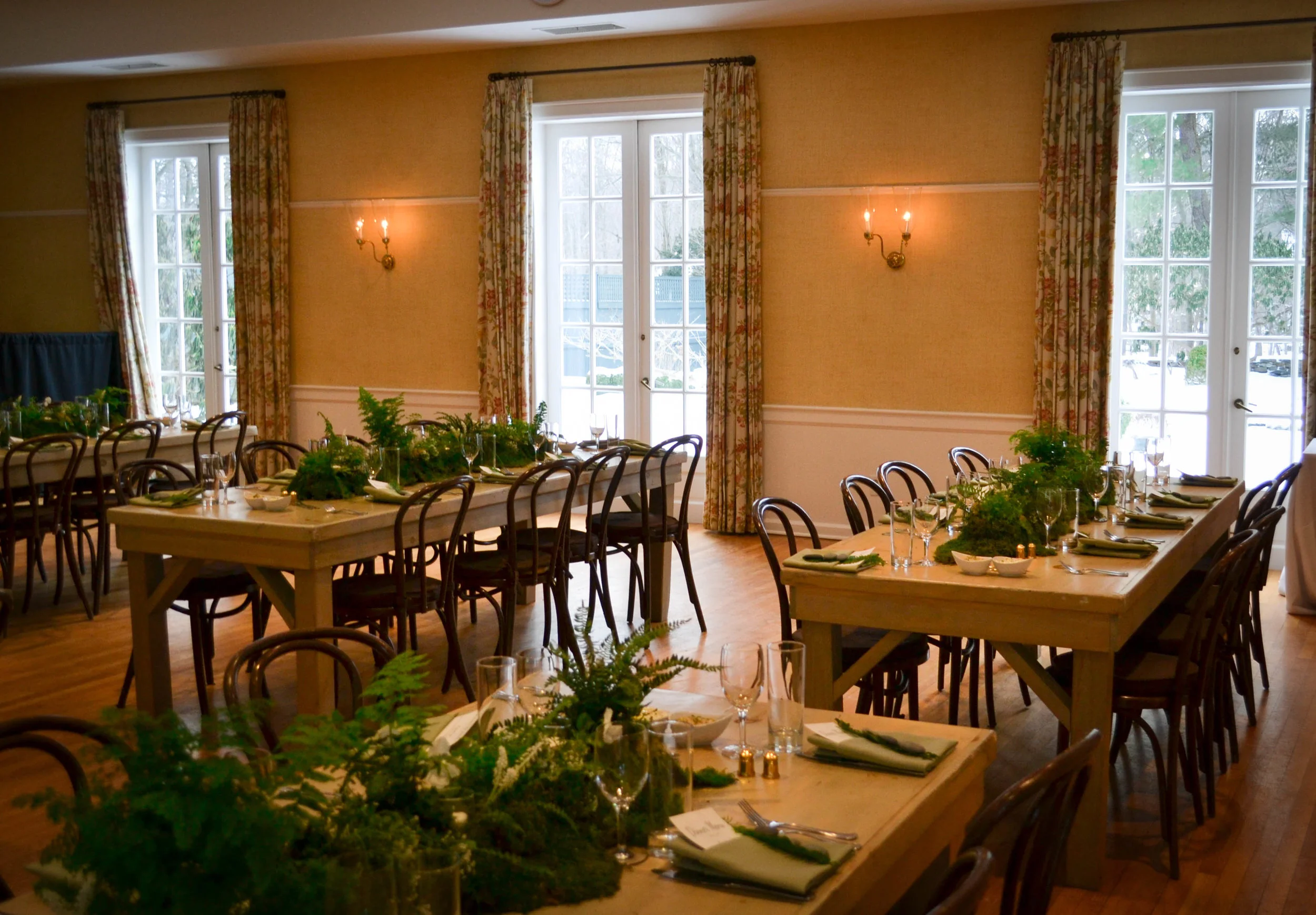 8' farm tables gave the event a communal, intimate feel.