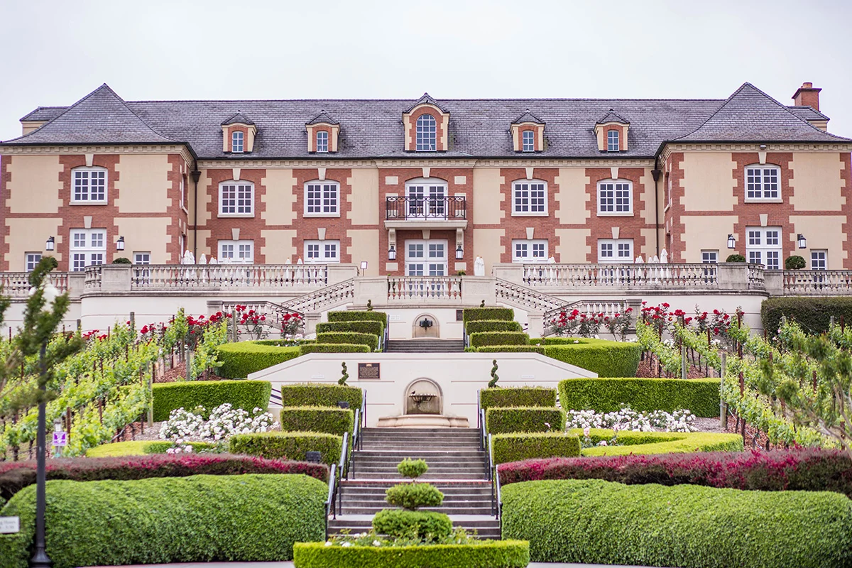 Chateau Domaine Carneros (photo courtesy of Winefolly )