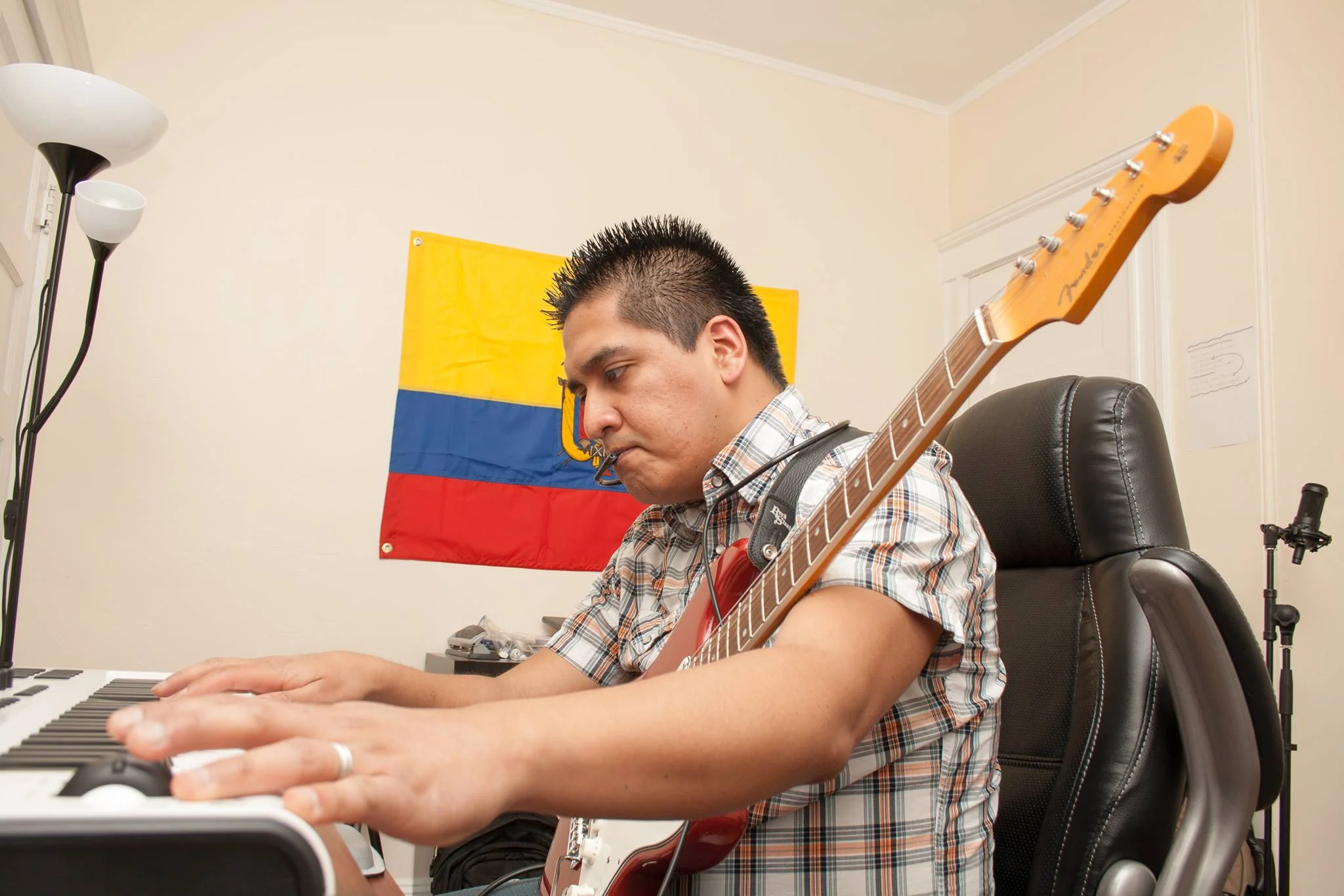 Pablo guitar Gobo.jpg