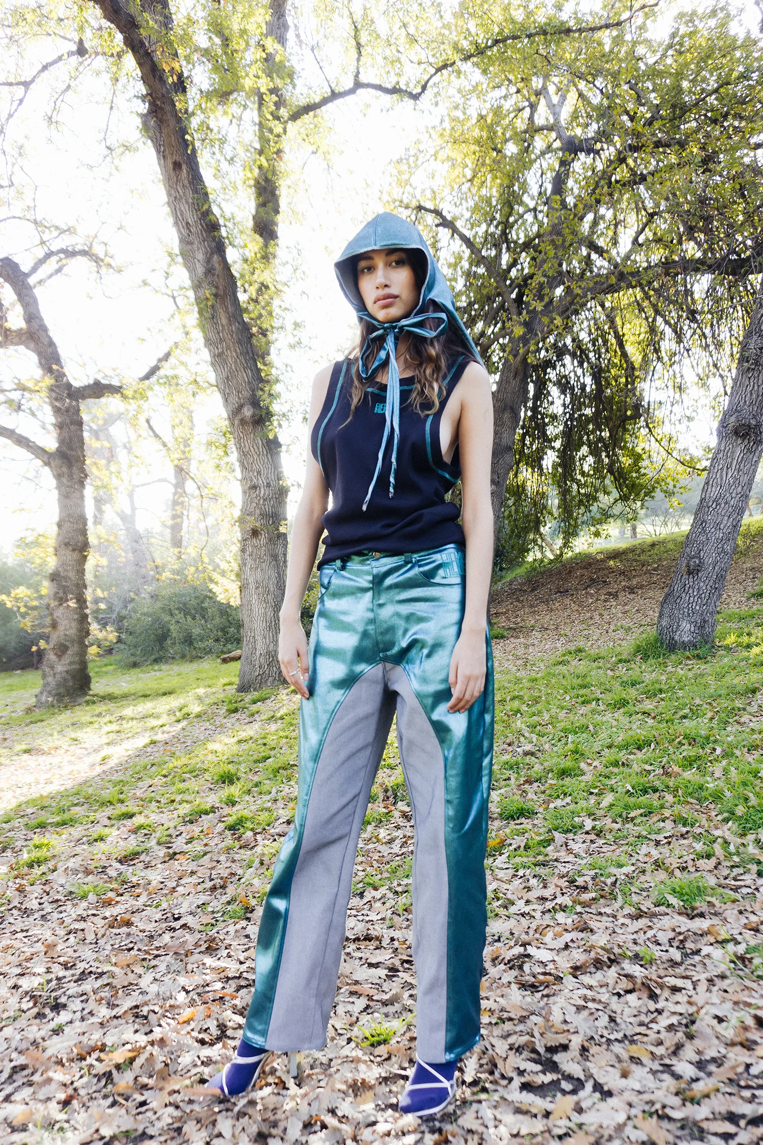 nb001-metallic-blue-panel-pant-04.jpg