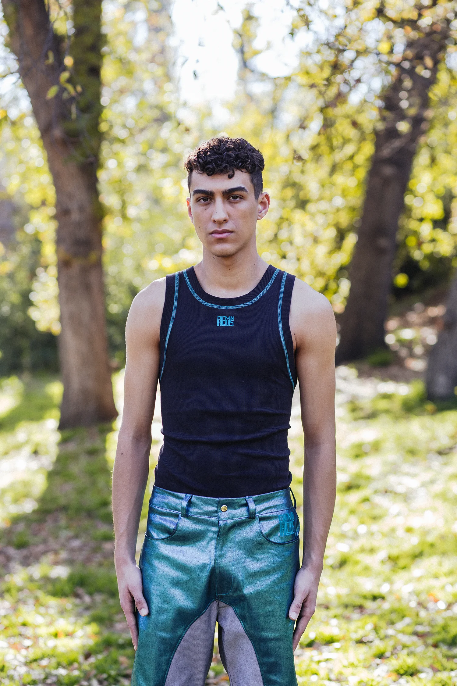 nb001-tank-02.jpg