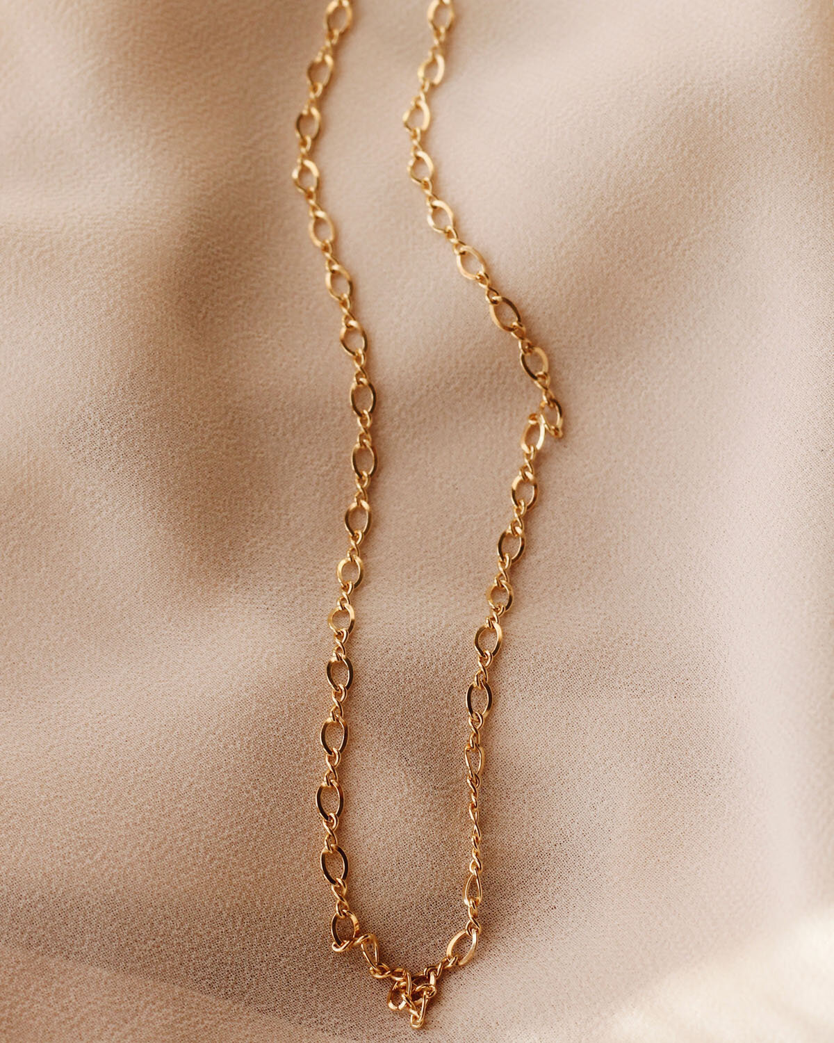 Oval Chain Link Pendant