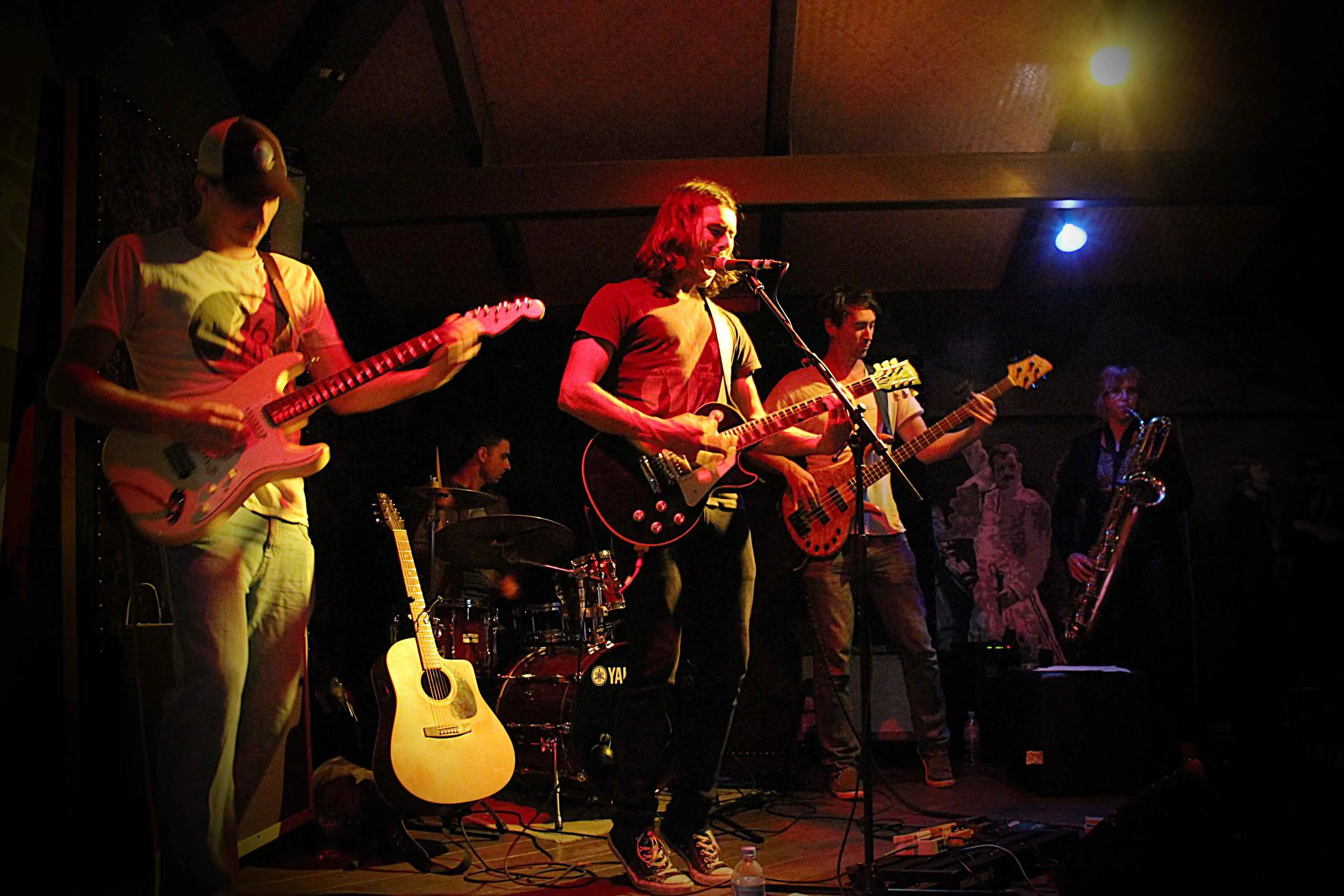 Phil-Barlow-&-The-Wolf_Spring-Tour_Brewery_060_web.jpg