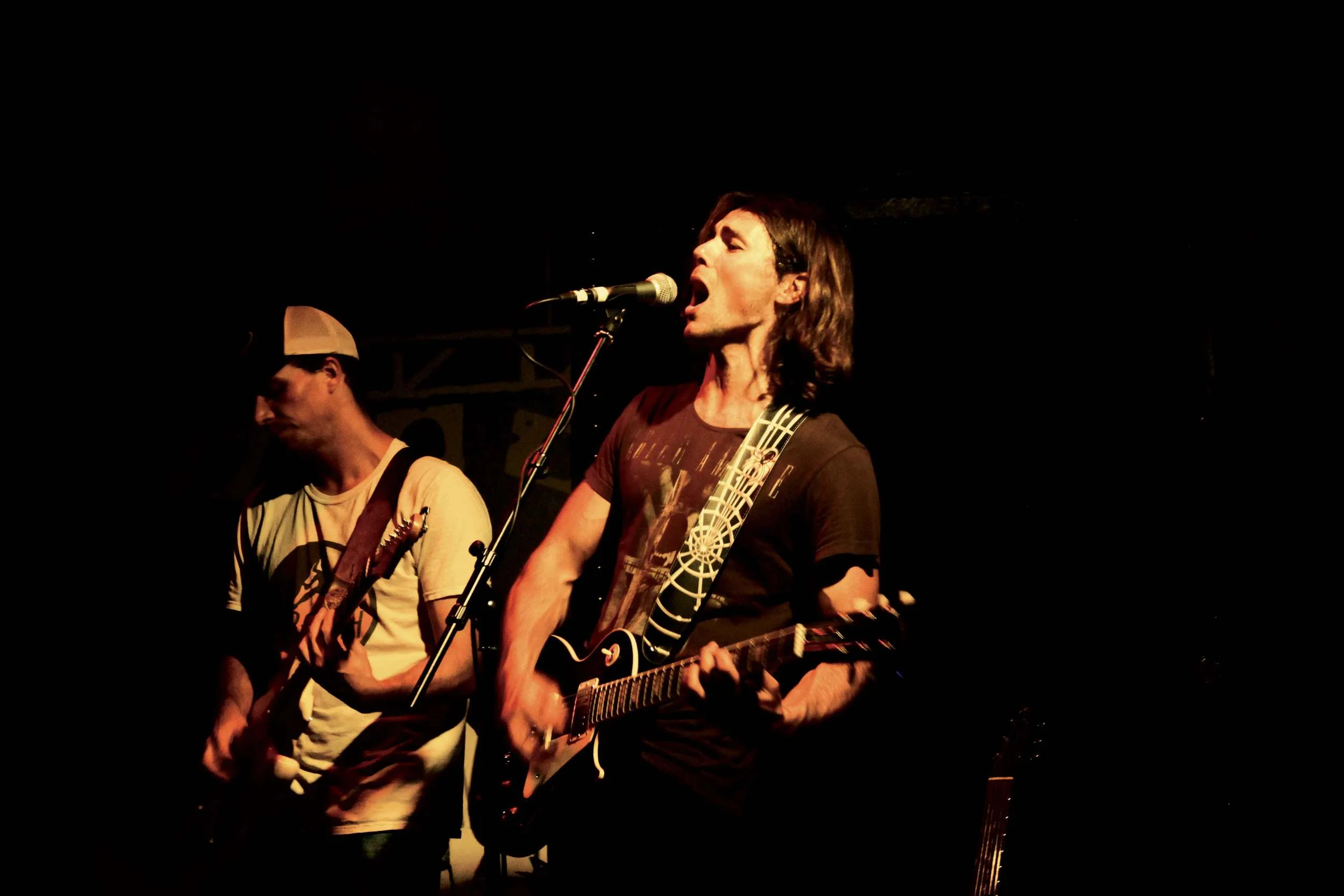 Phil-Barlow-&-The-Wolf_Spring-Tour_Brewery_040_web.jpg