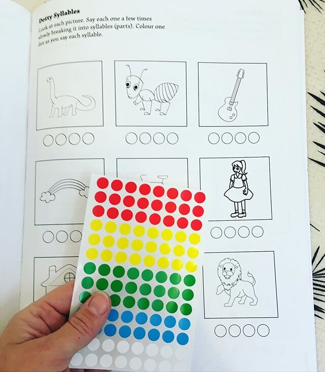 Check out this fabulous resource created by our friends at @backchatspeechpathology 🌟 My little clients have been enjoying the Dotty Syllable activity - I photocopy the handy worksheets and we have had fun colouring in the number of syllables or usi