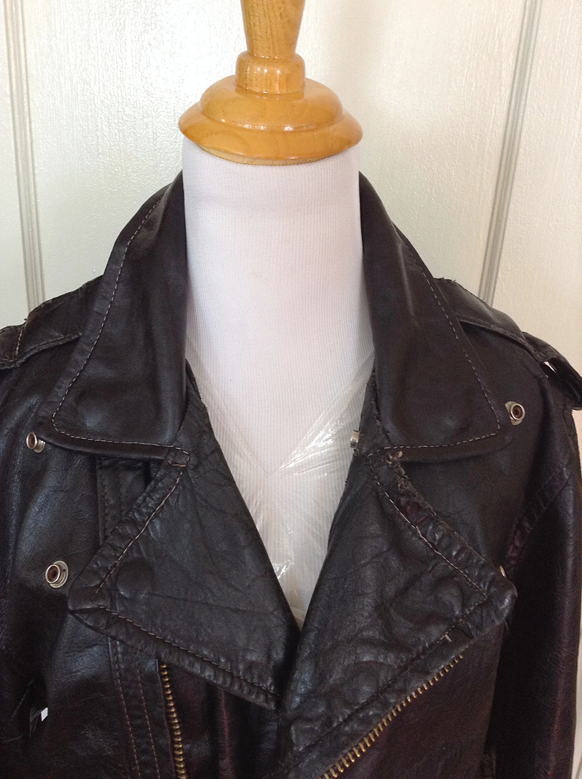 New upper collar after- Vintage jacket restoration.