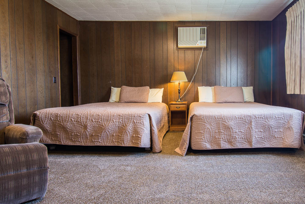 Bull Shoals Lake vacation rental house-bedroom