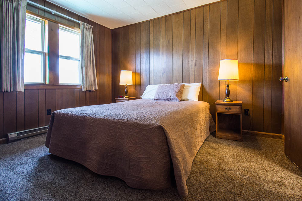 Bull Shoals Lake vacation rental house-bedroom