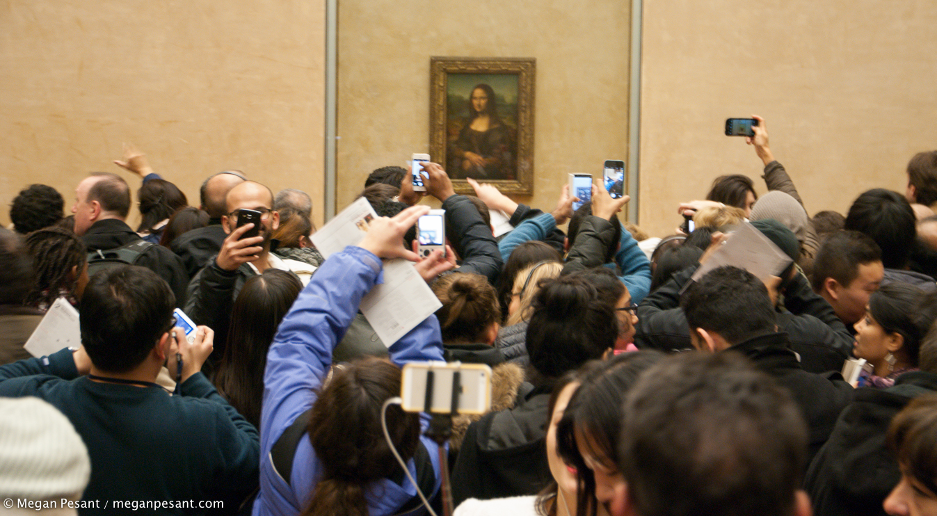 Mona and her fans