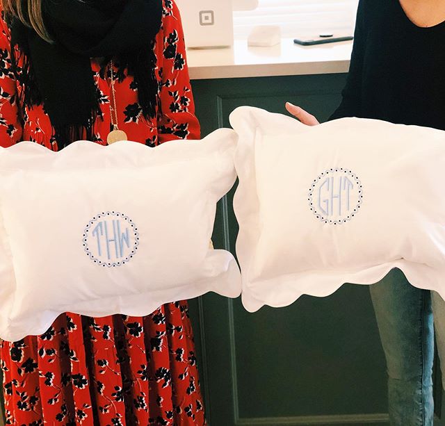 Twin Babies get Twin Boudoir Pillows! 💙💙 #themonogrammedhome #doublethefun #twins #scallops #babygifts