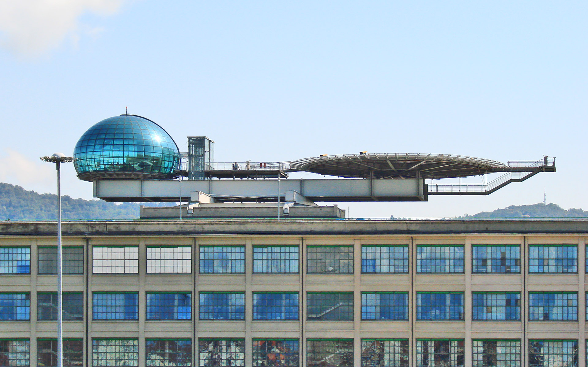 Lhéliport_du_Lingotto_(Turin)_(2860291485).jpg