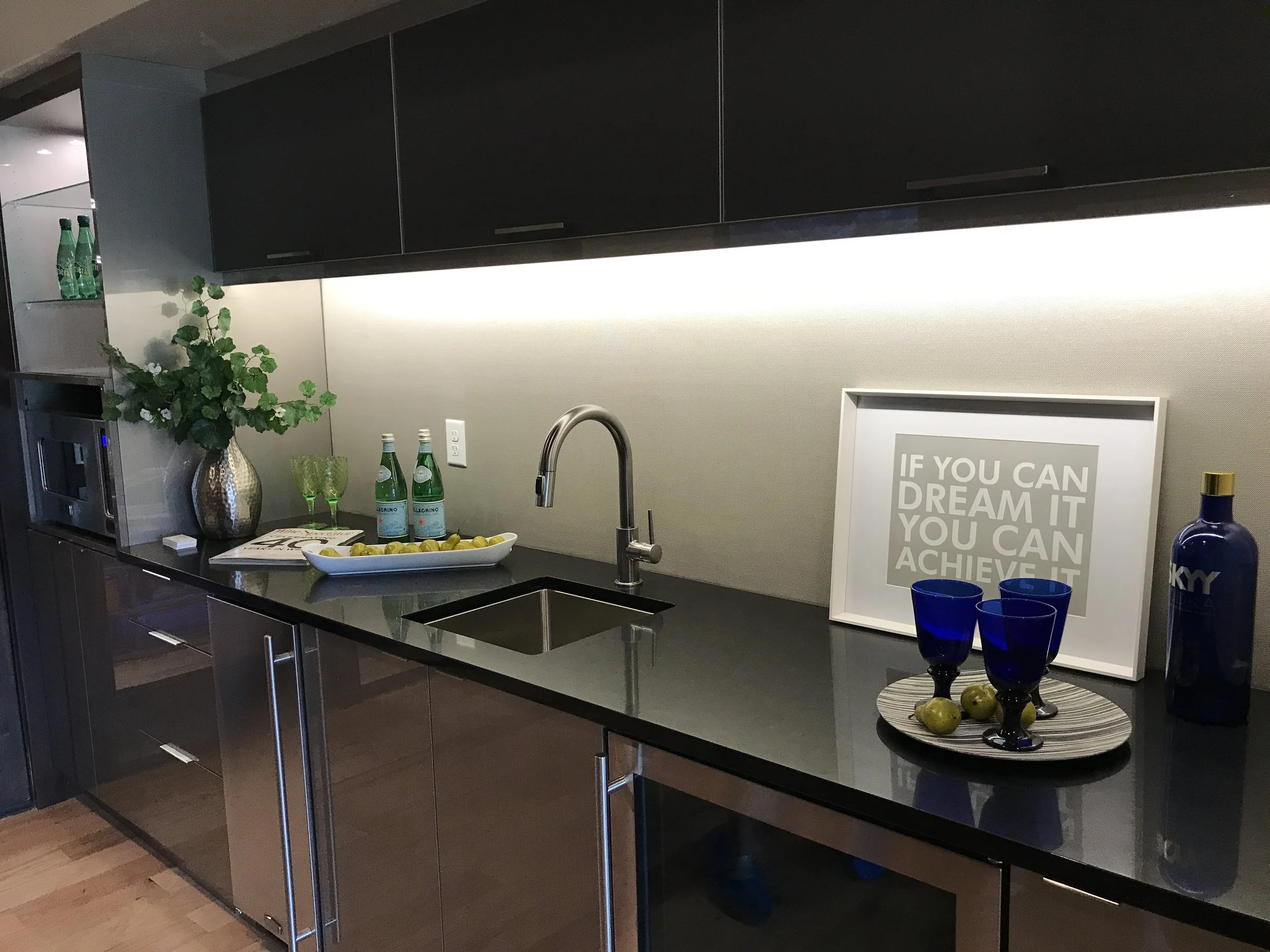 Basement Bar Backsplash.JPG