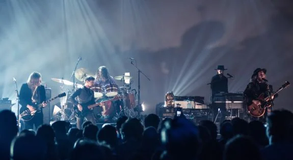 2015-05-07-My-Morning-Jacket-by-Ethan-Shvartzman-04-sm.jpg