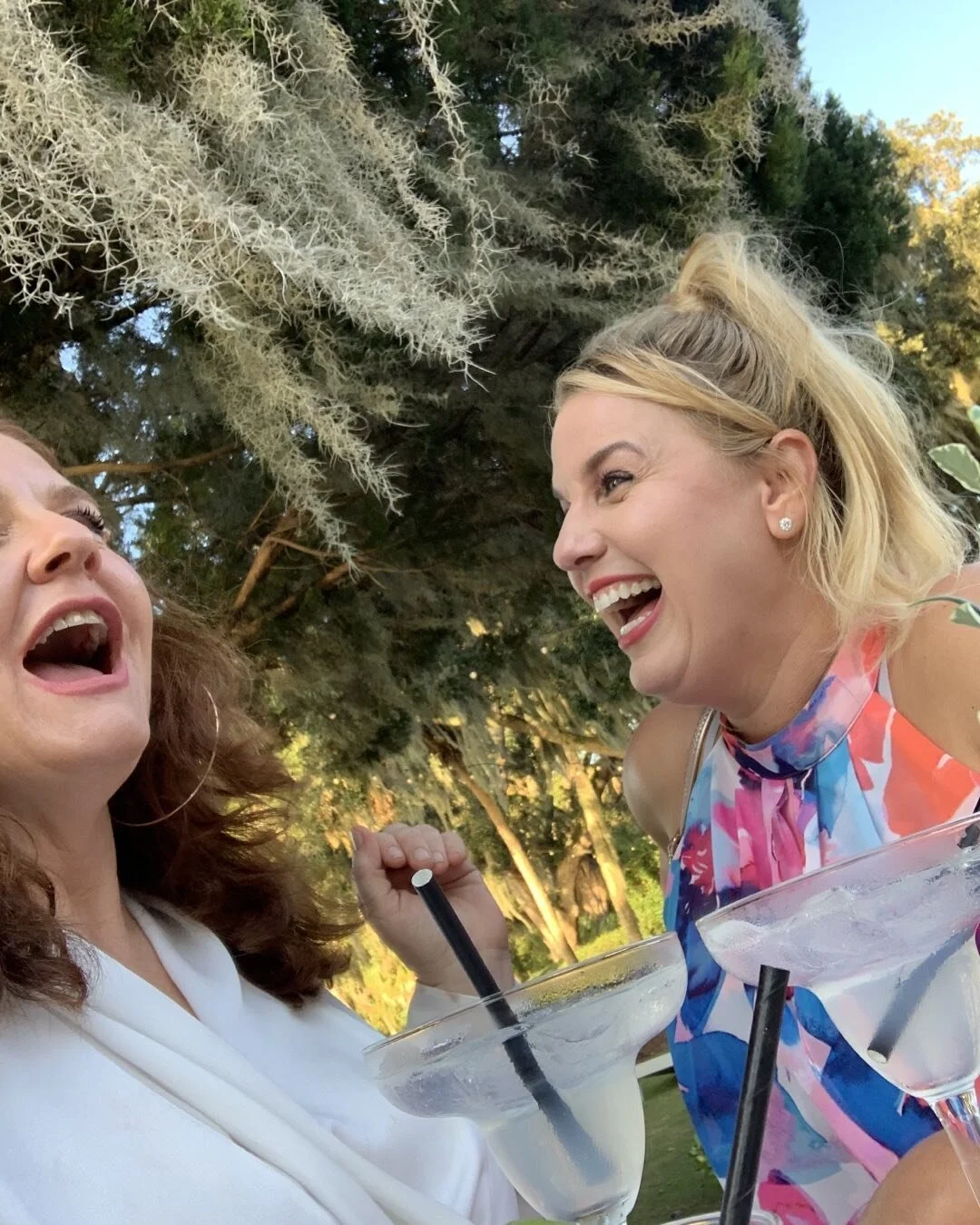 Being crazy as hell with my dear friend and HMU partner this weekend @hair_miabella elizabeth Giordano #hmu #springislabd #makeupartist #onthego