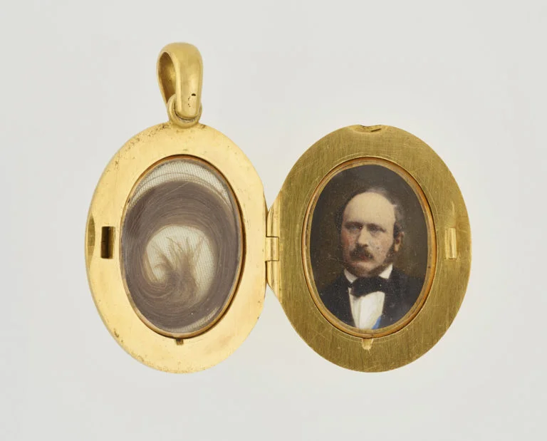 locket.jpg