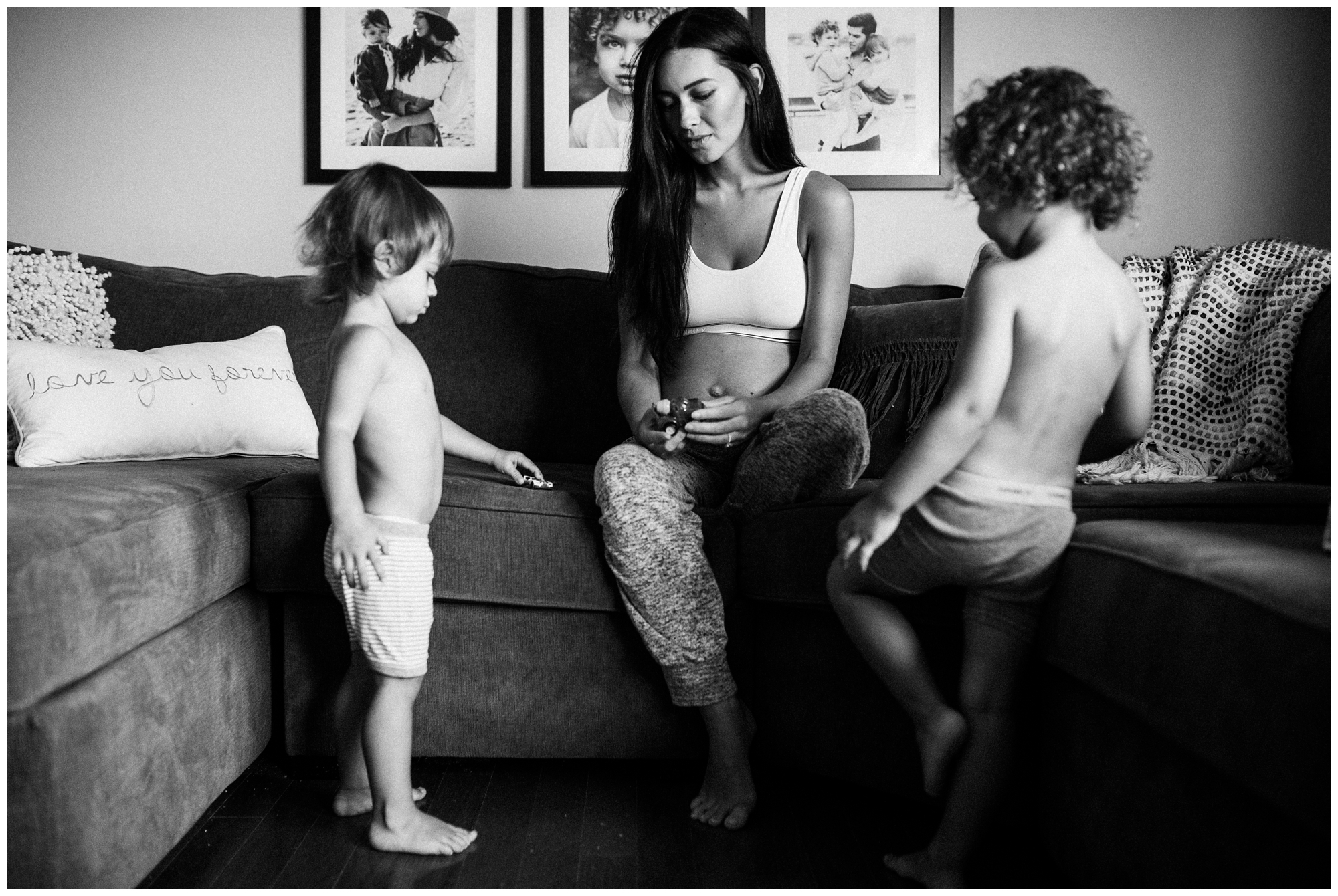 Maternity session at home with Bethany Ciotola and her boys in New York City_0001.jpg