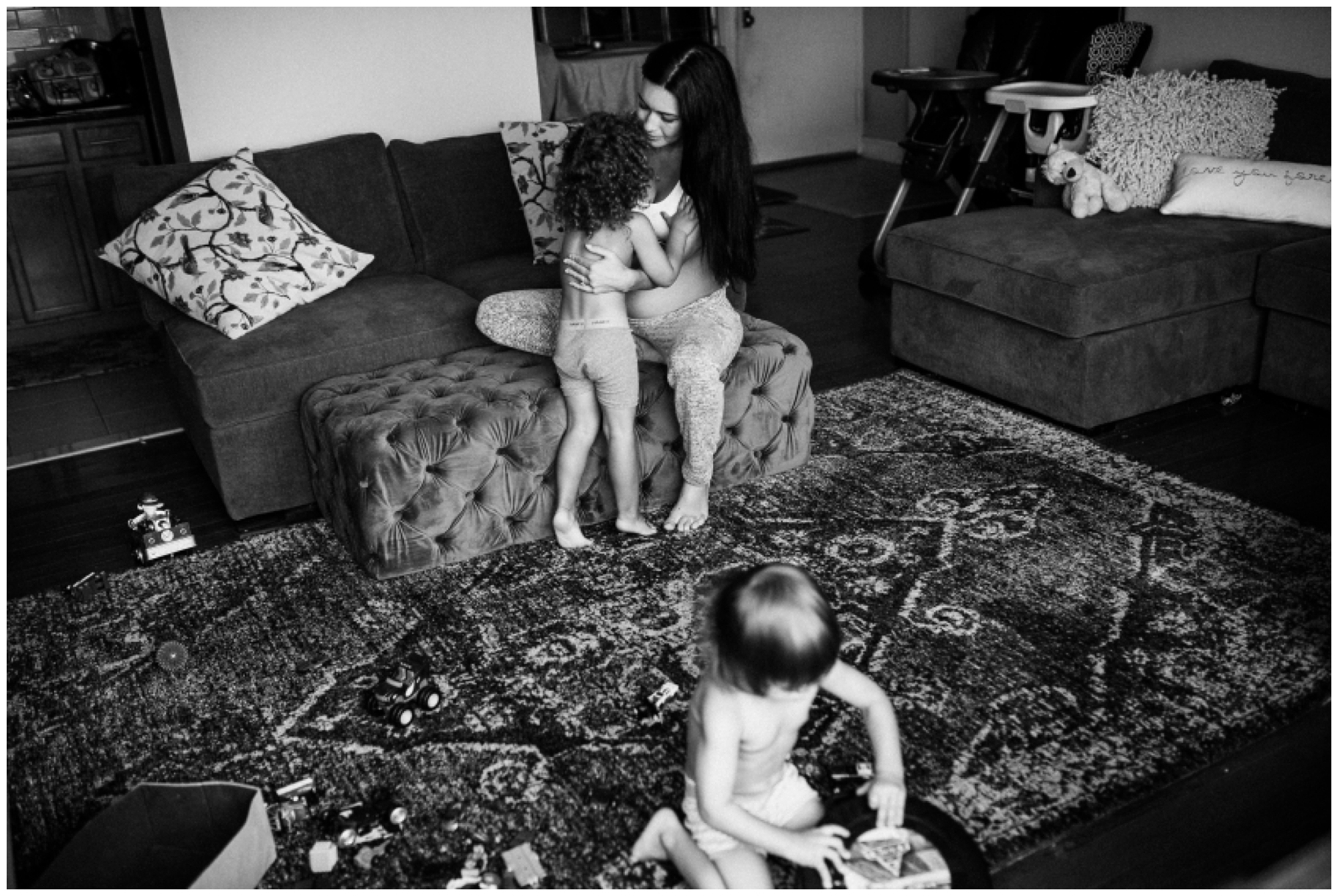 Maternity session at home with Bethany Ciotola and her boys in New York City_0008.jpg