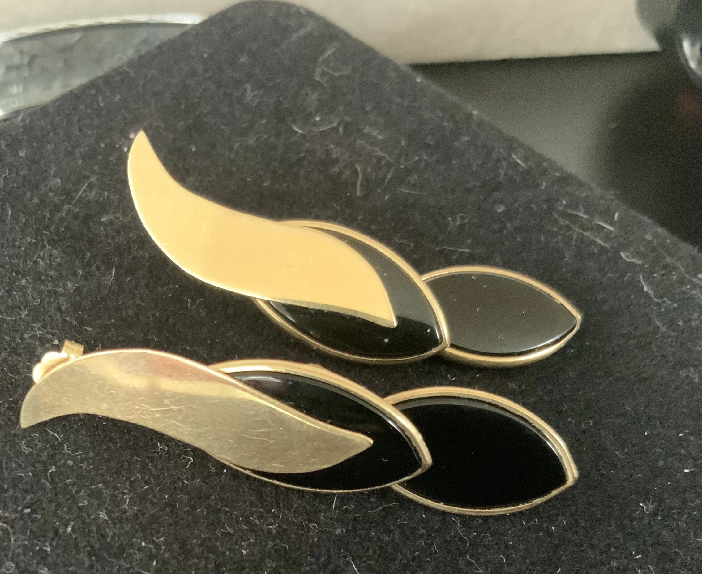 12CF2FBD-E06E-424A-BA9E-F86107B84E1D