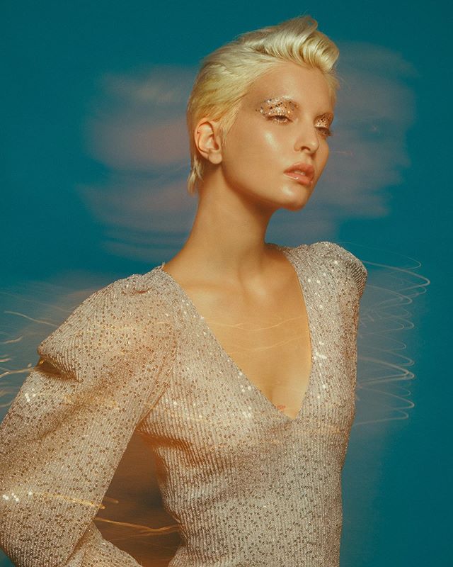 My favourite shot from my favourite shoot with some of my favourite people.  @jordanswail Photographed by @kyrani Styled by @sarahdanniels #makeupandhair @sonialealserafim .
.
.
#sparkleandshine #beautyillumination #glassskin #highlighting #starshado