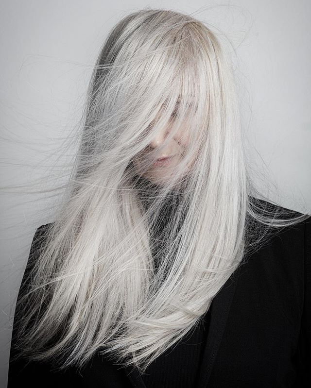 Hair goals 🙌 @hismynx #hairandmakeup @sonialealserafim Photographed by @kyrani Creative Direction and Styling @sarahdanniels .
.
.
#silverhairedbeauty #longsilverhair #flowinghair #hairgoals #vancouvermakeupandhairartist