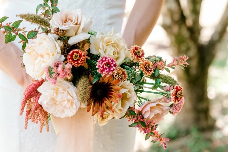 Lauryn Kay Photography Sophisticated Floral Designs Portland Oregon Wedding Florist Fall Wedding Boquet (12) (735x491).jpg