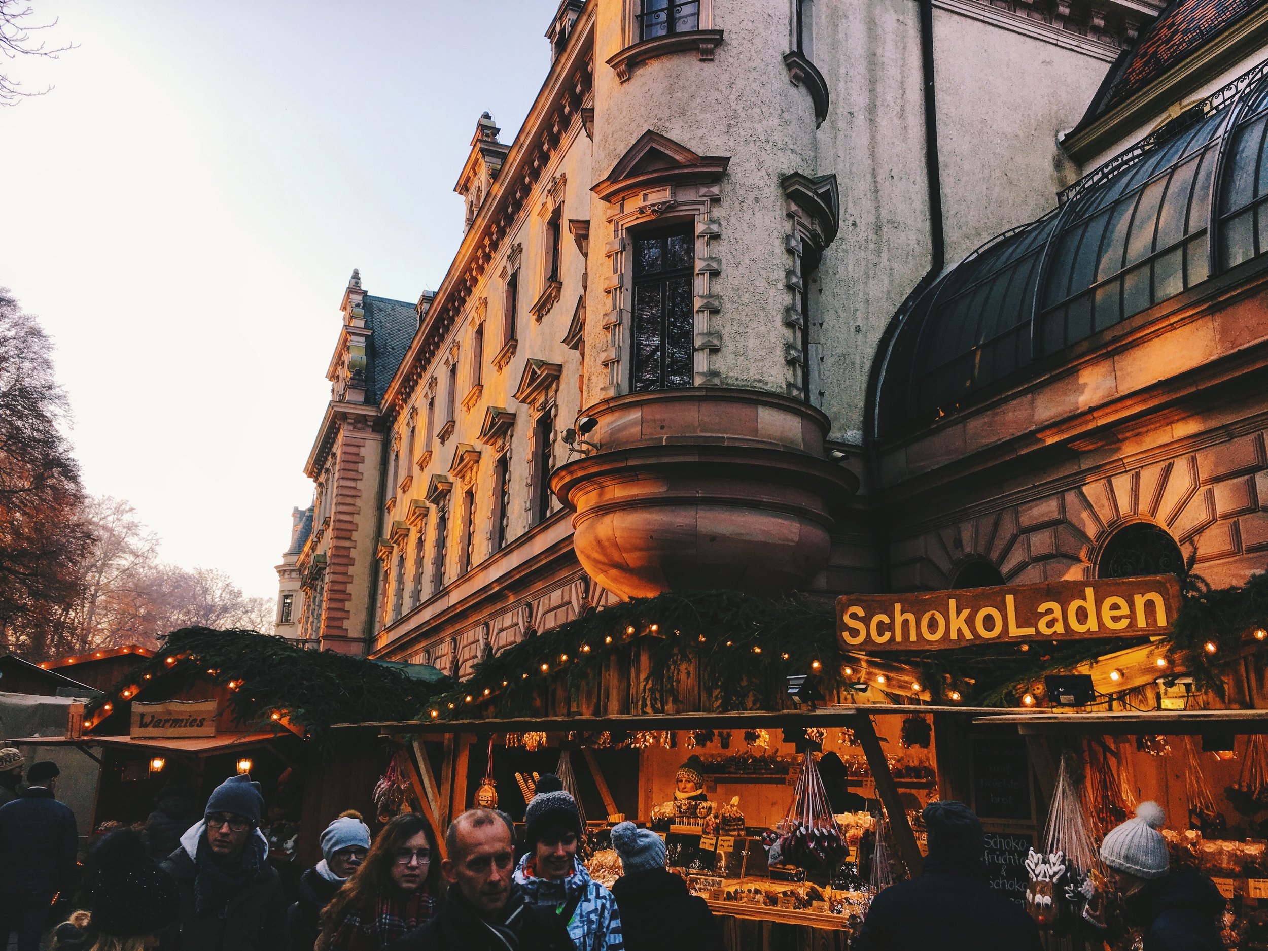 The Romantischer Weihnachtsmarkt (Romantic Christmas Market) in Regensburg,  Germany — living in cinnamon
