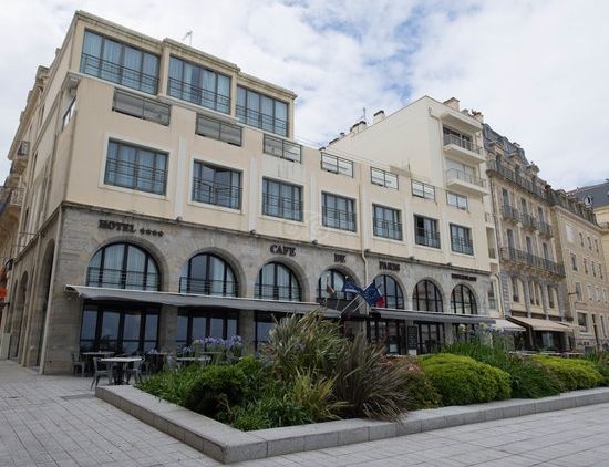 HOTEL CAFE DU PARIS - $$ - website A bit more affordable 4 star hotel. In a perfectly central location only blocks from the beach. 