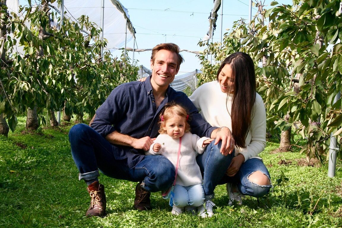 So grateful that we can experience one of my most favorite &ldquo;American&rdquo; traditions here in Germany: Apple Picking! 

Huckepack is not only &ldquo;pick your own apples&rdquo;, but ALL fruits and vegetables! 

#applepicking #themostwonderfult