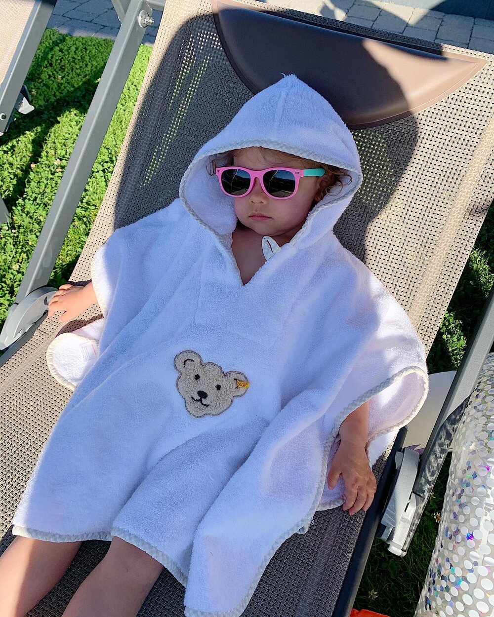 Current mood. 😎

Is it time to go back on vacation yet?

Although road tripping with a two year old was not always perfect, we made some amazing memories together.

I just uploaded two blog posts about our road trip to Provence and tips for taking a