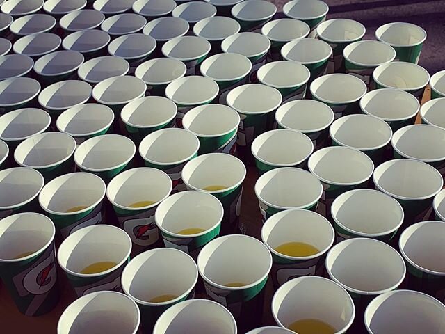 Hydration station at the end of my block, Chevron Houston Marathon. #chevronhoustonmarathon #houstonsports #runnerhydration #gatorade #houstonphotographer #houstonphotography