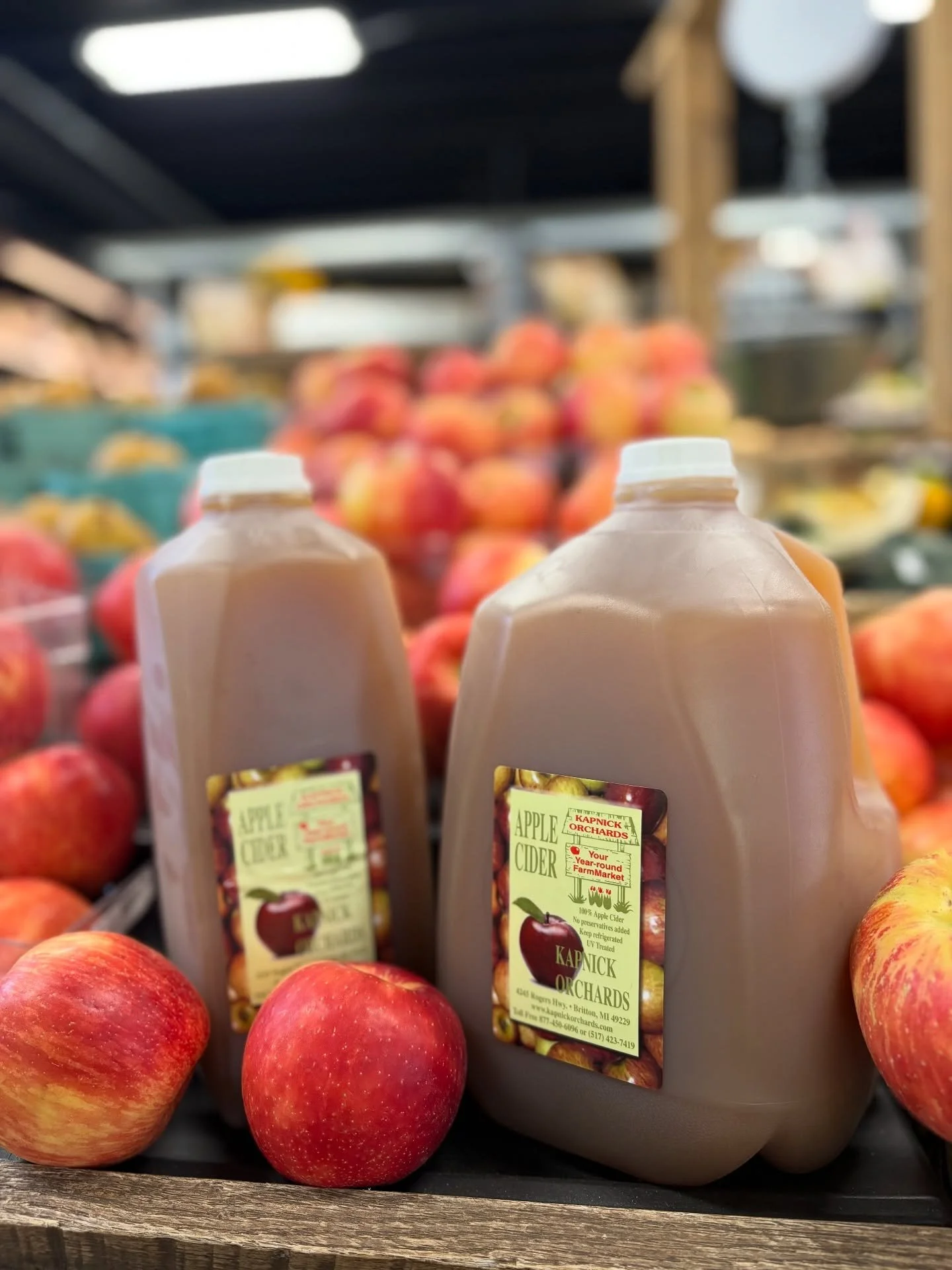 ππ Apple & Cider Season is Here in Michigan! ππ
Crisp, juicy, and fresh from the farm—fall flavors are in full swing!
Did you know @kapnickorchards uses 6–7 varieties of apples in every gallon of cider? That’s a perfect blen