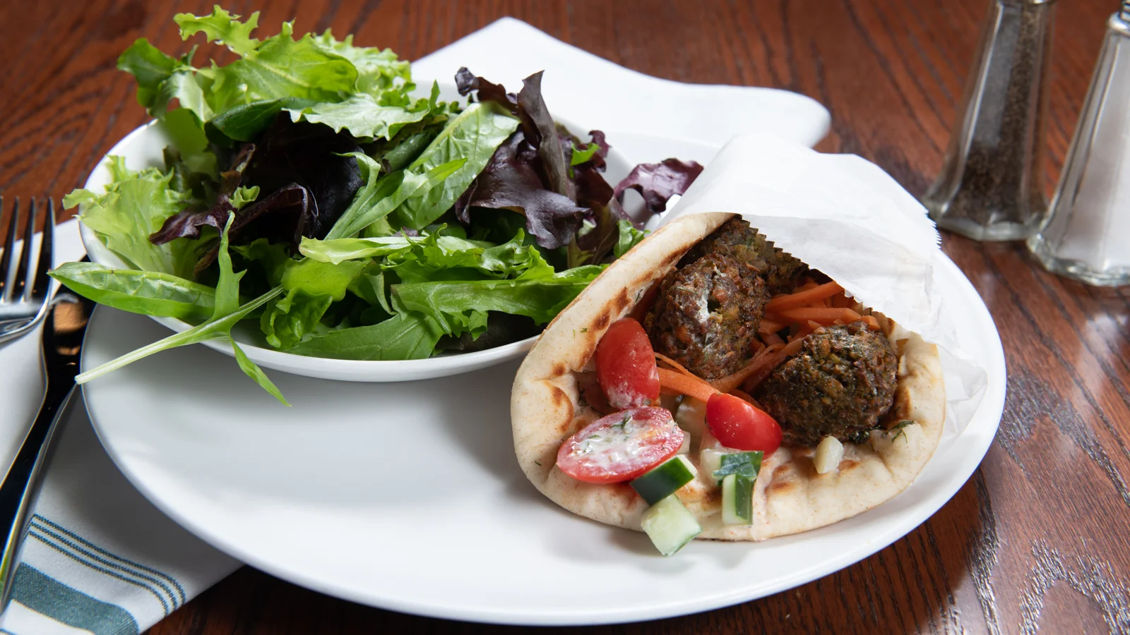 PJ MULLIGAN'S_Falafel Pita-1848.jpg