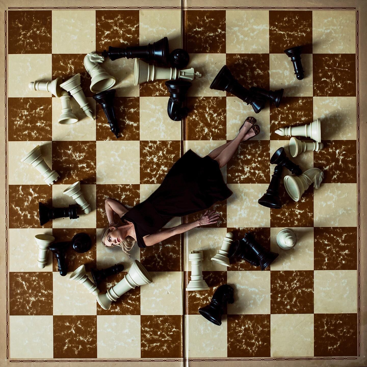 Just combining my love for a few of my favorite nerdy hobbies...Chess, (which is a rediscovered hobby) photography, (which I tried to tell Kevin was actually not that nerdy and he disagreed) and photoshop. (yes I do consider PS a hobby because I can 