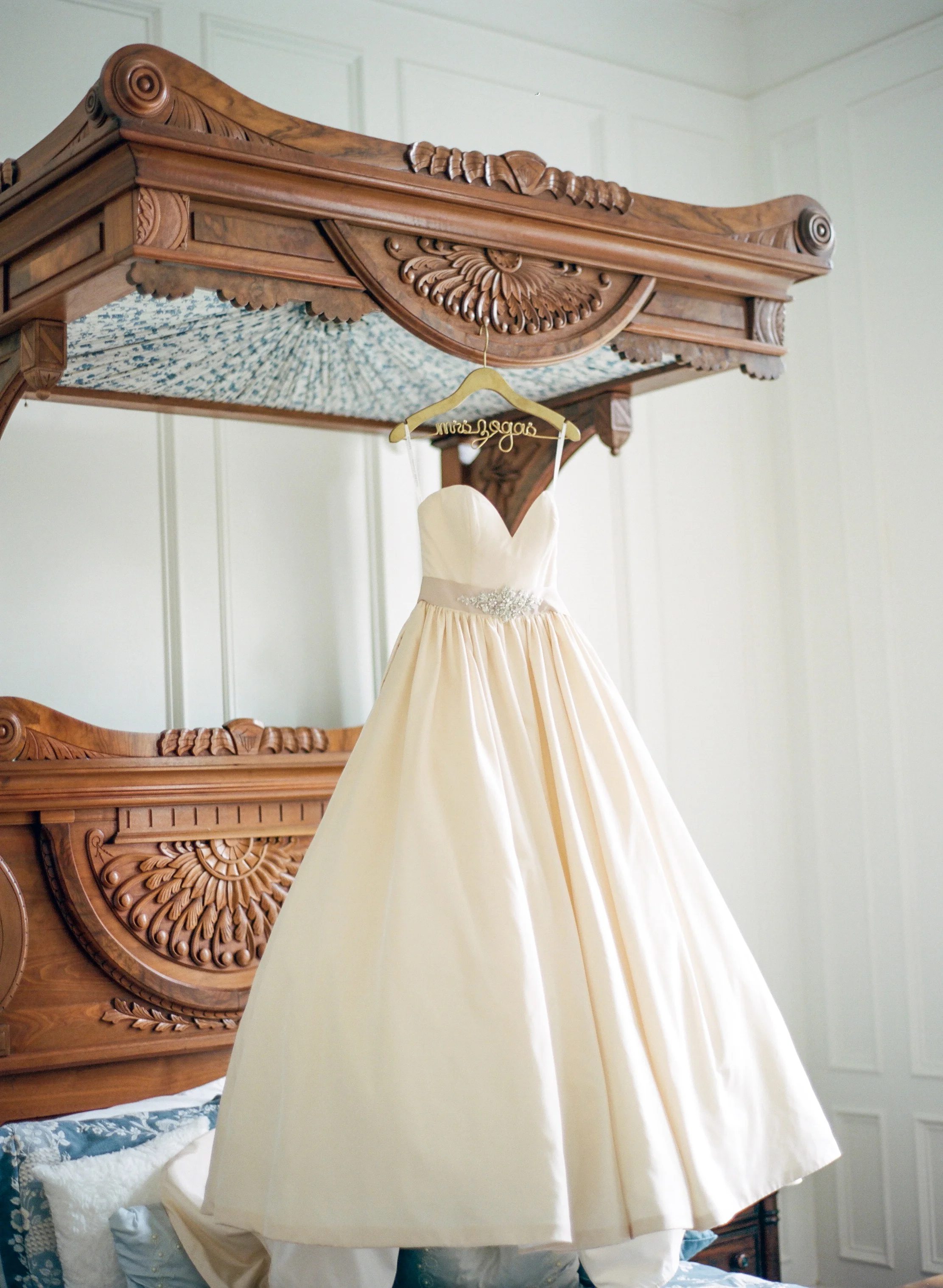 Dana-Fernandez-Photography-Houston-Wedding-Photographer-Style-Me-Pretty-Film-Texas-Destination-Photographer-3.jpg