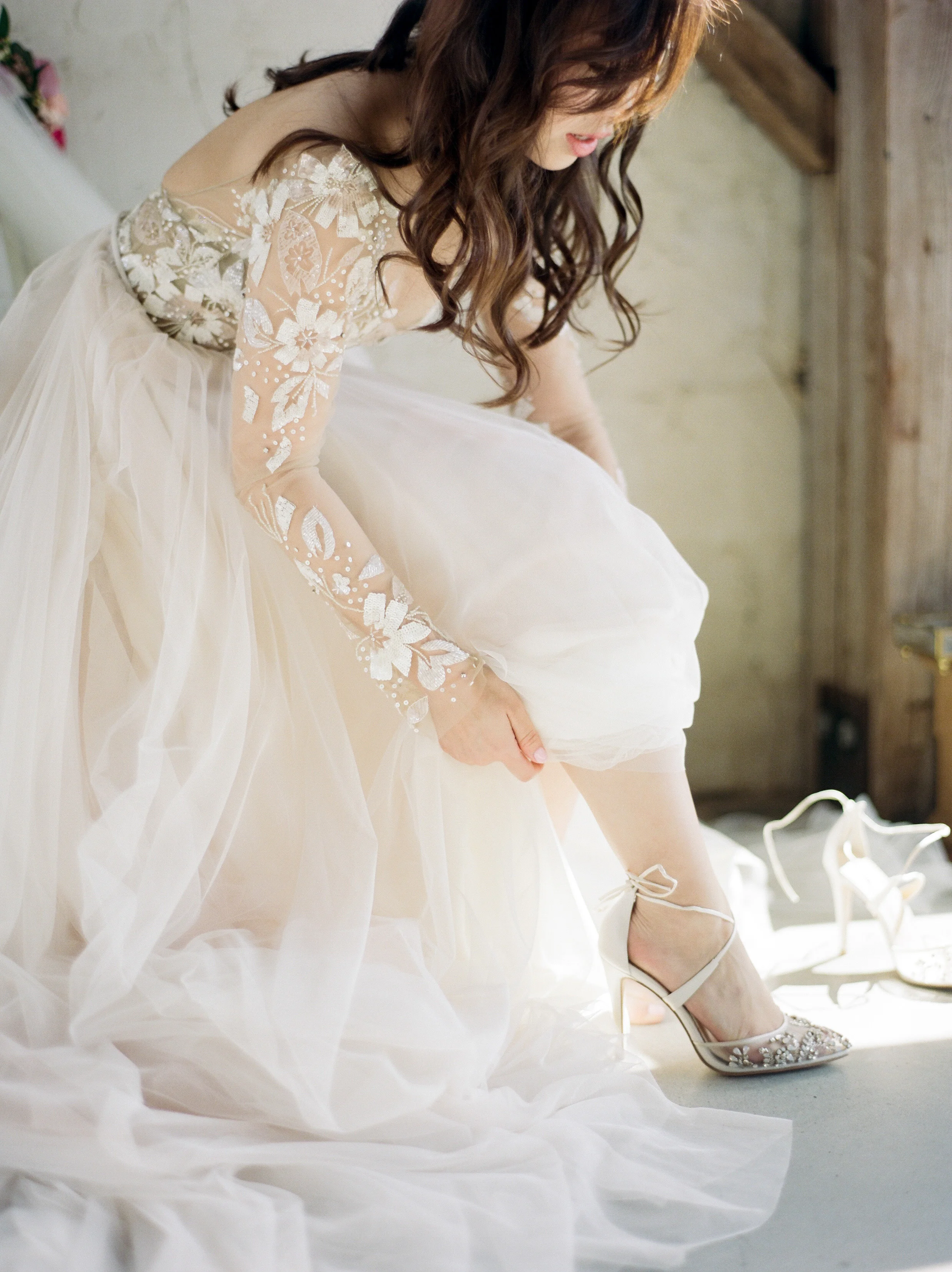 Venue: Chandelier Grove, Planning: Two Be Wed, Styling: Dana Fernandez, Gown: Hayley Paige, MUAH: Hey Lovely Makeup