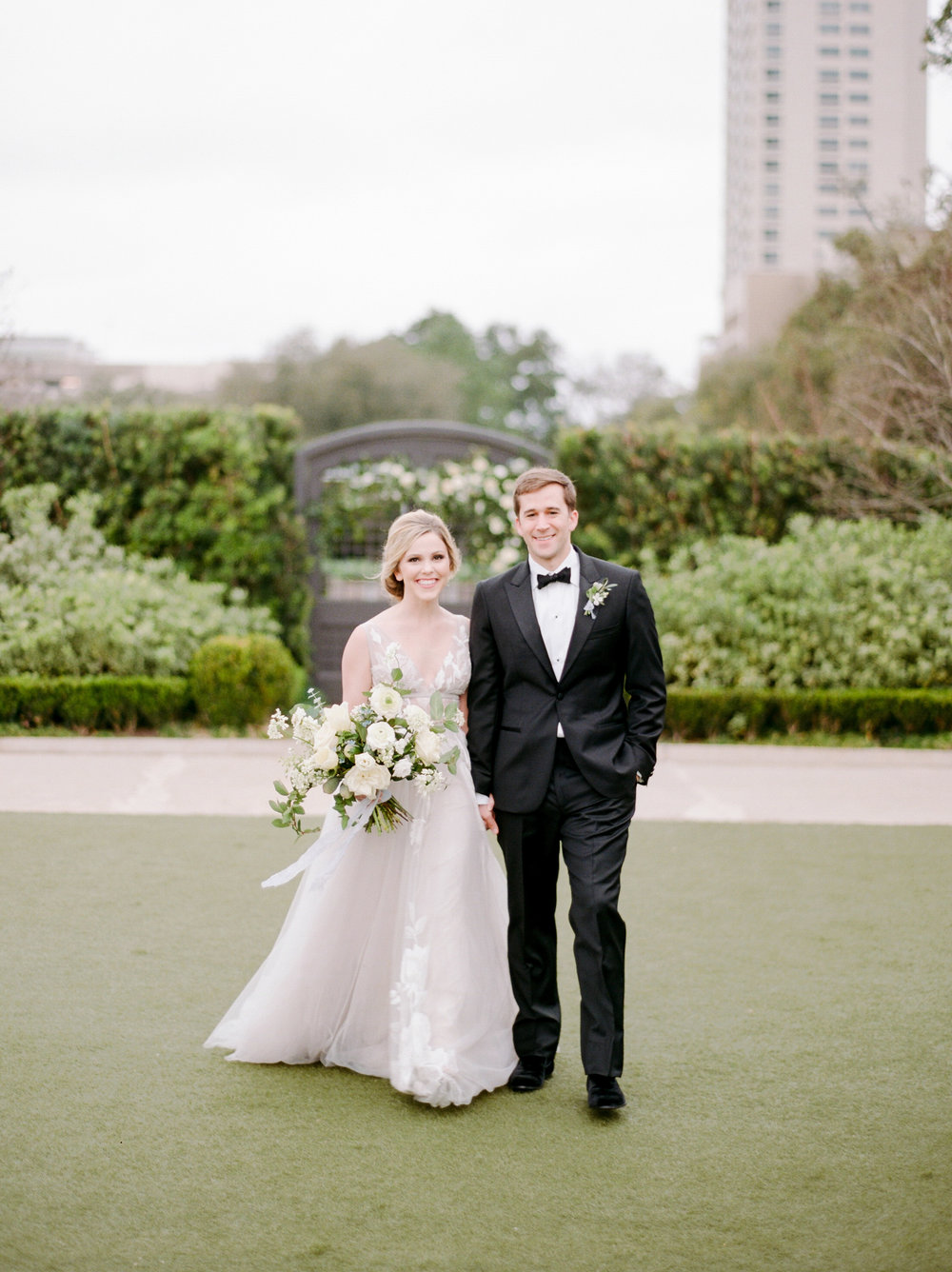 McGovern-Centennial-Gardens-Houston-Texas-Wedding-Venue-Josh-Dana-Fernandez-Photography-Film-Destination-Fine-Art-Luxury-Top-Best-Austin-Dallas-Magnolia-Rouge-Jennifer-Laura-Design-16.jpg