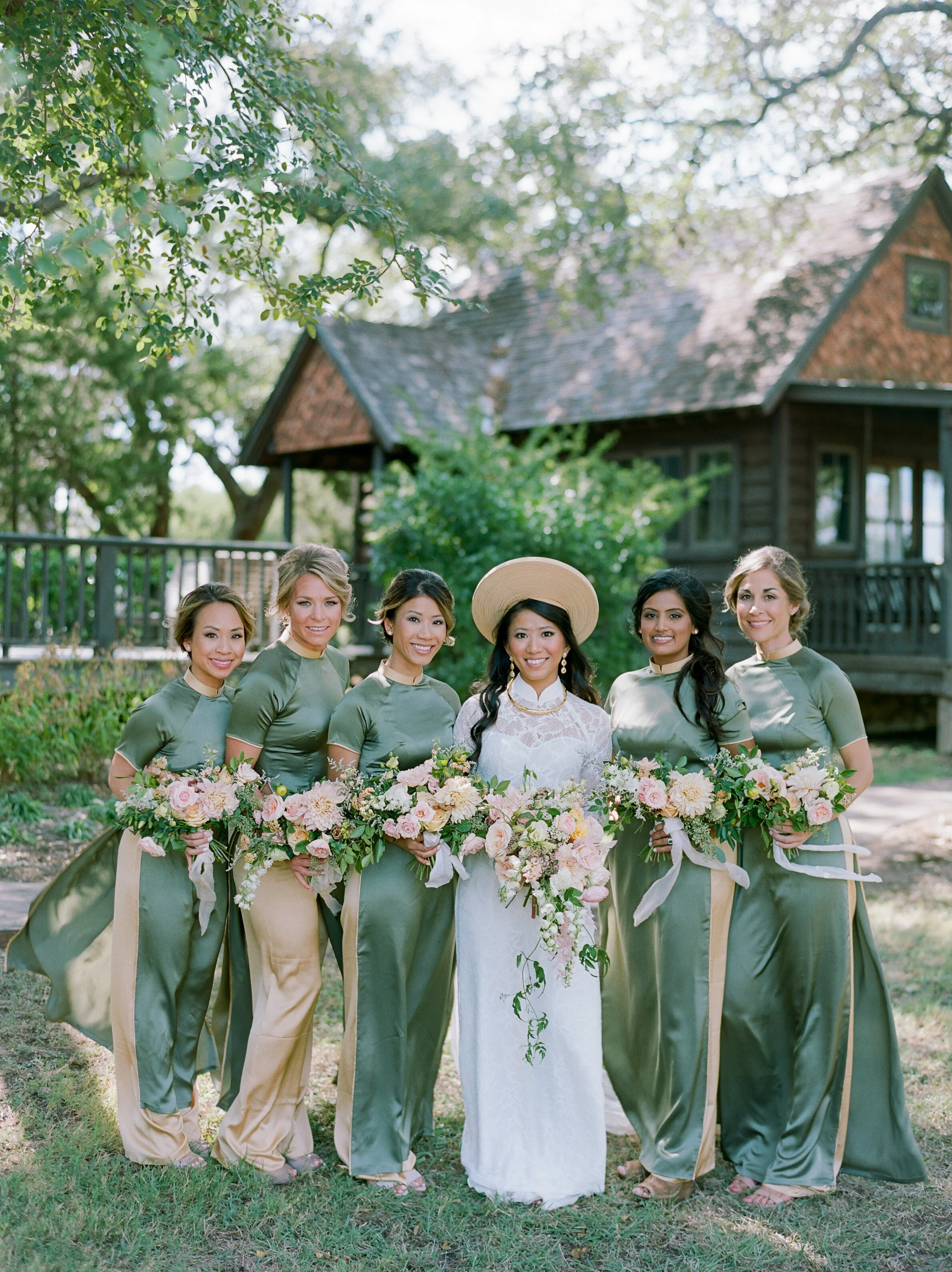 083119_Kathy-and-Alex_Vietnamese-Formals-24.jpg
