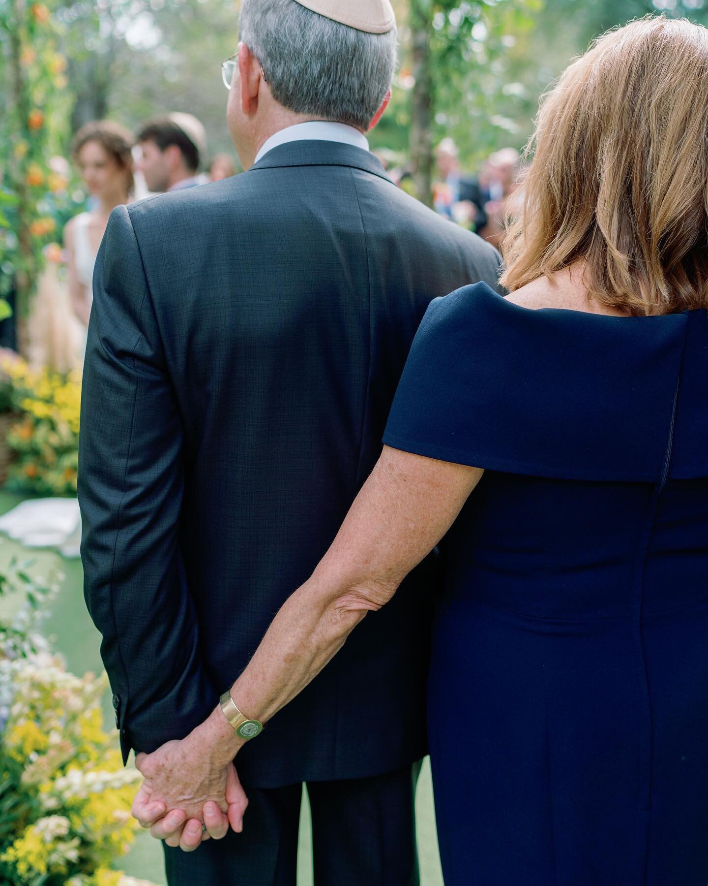 I&rsquo;ve always been drawn to hands. 

They show tension, love, care, sadness, joy. 

They say so much without having to say anything at all. 

Planning &amp; Design: @alliebutcher @keely.thorne.events 
Venue:  @thehoustonianhotel
Floral &amp; Deco