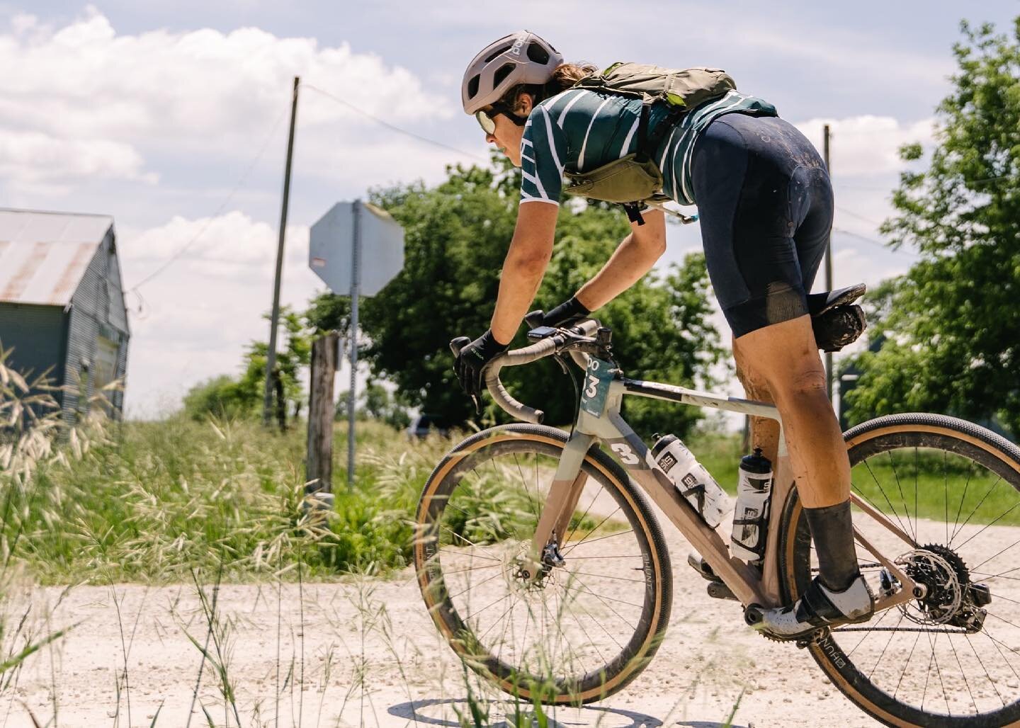 🚴🏼🌾 
📸 @bikespiratesandscotch