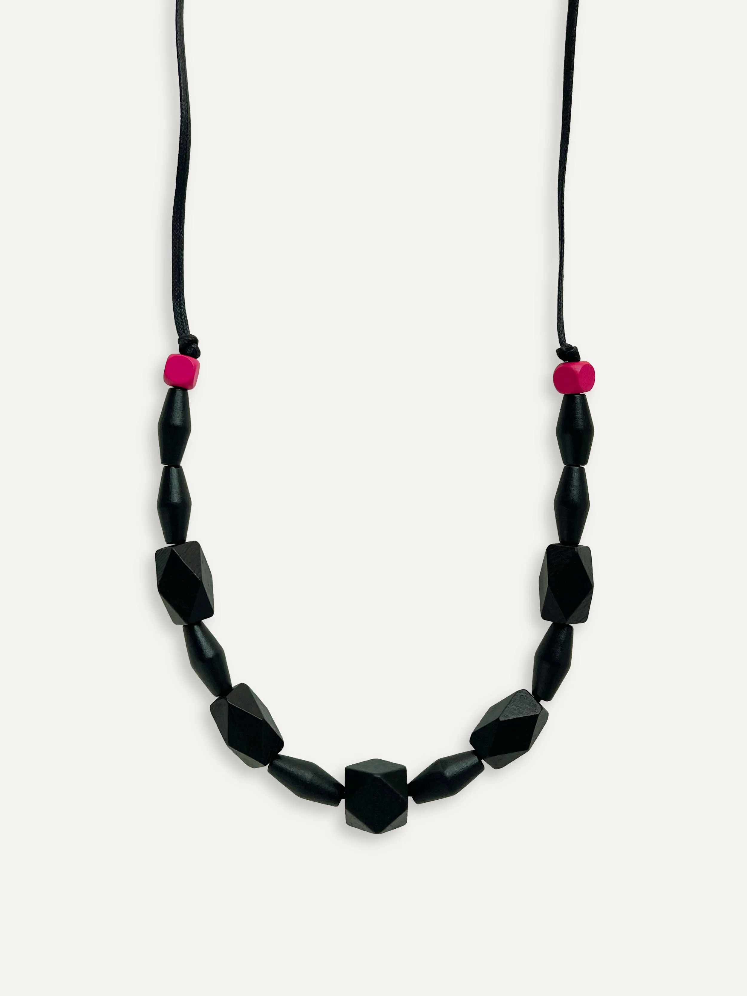 ExpandNecklaceBK001_2.jpg