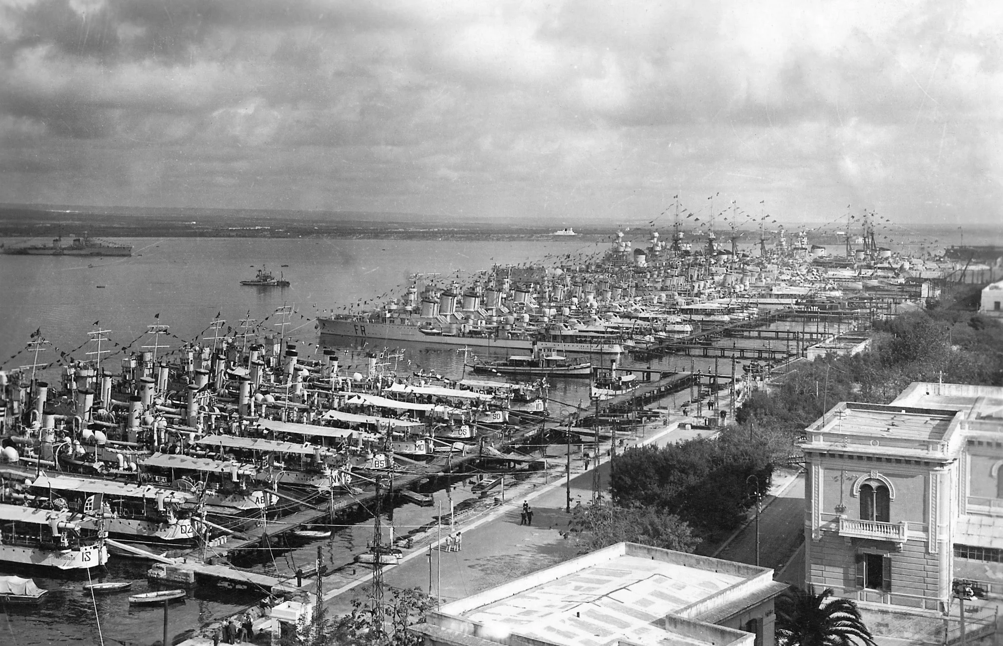 Cruisers and destroyers arrayed in Taranto's Mare Piccolo in the 1930s