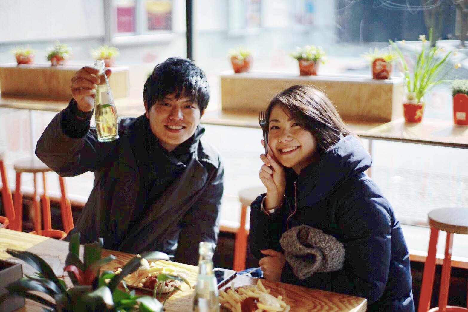 美味しいものを頬張ったり