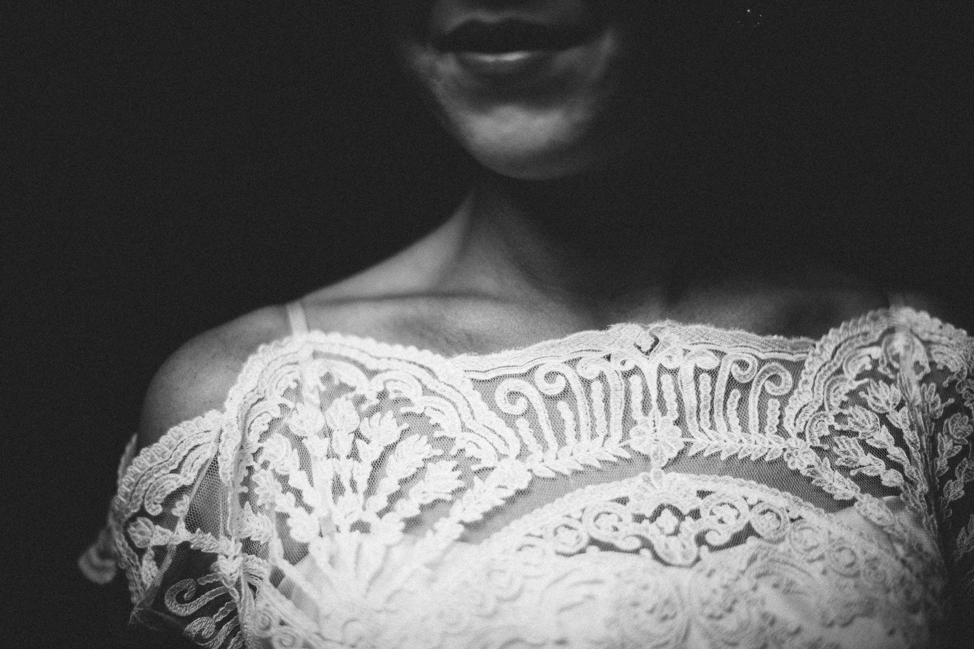 clairebyrnephotography-DIY-tipi-backyard-fun-wedding-6.jpg