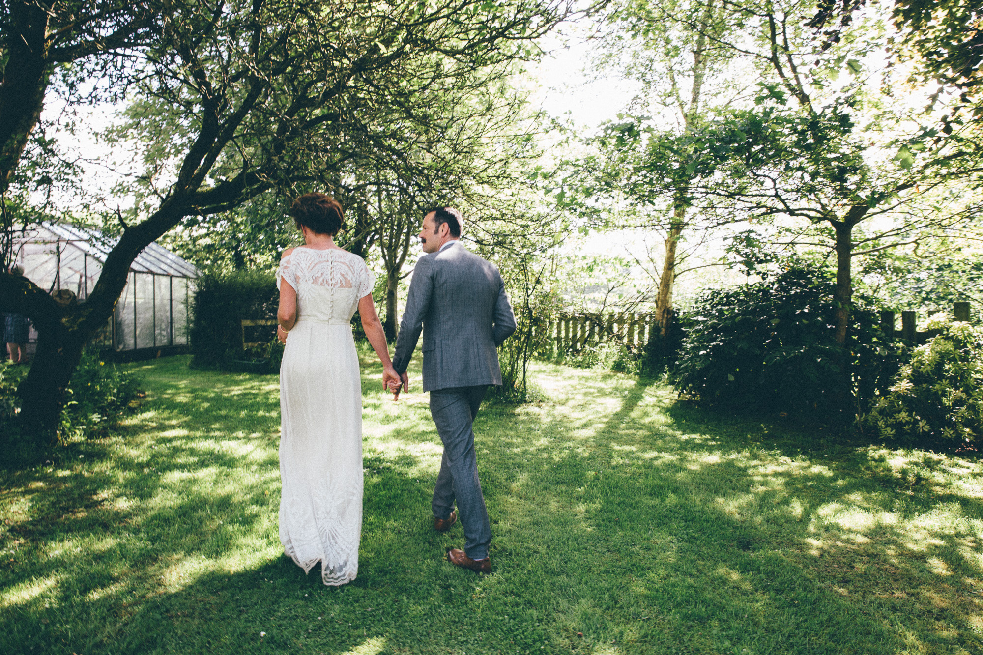 clairebyrnephotography-DIY-tipi-backyard-fun-wedding-118.jpg