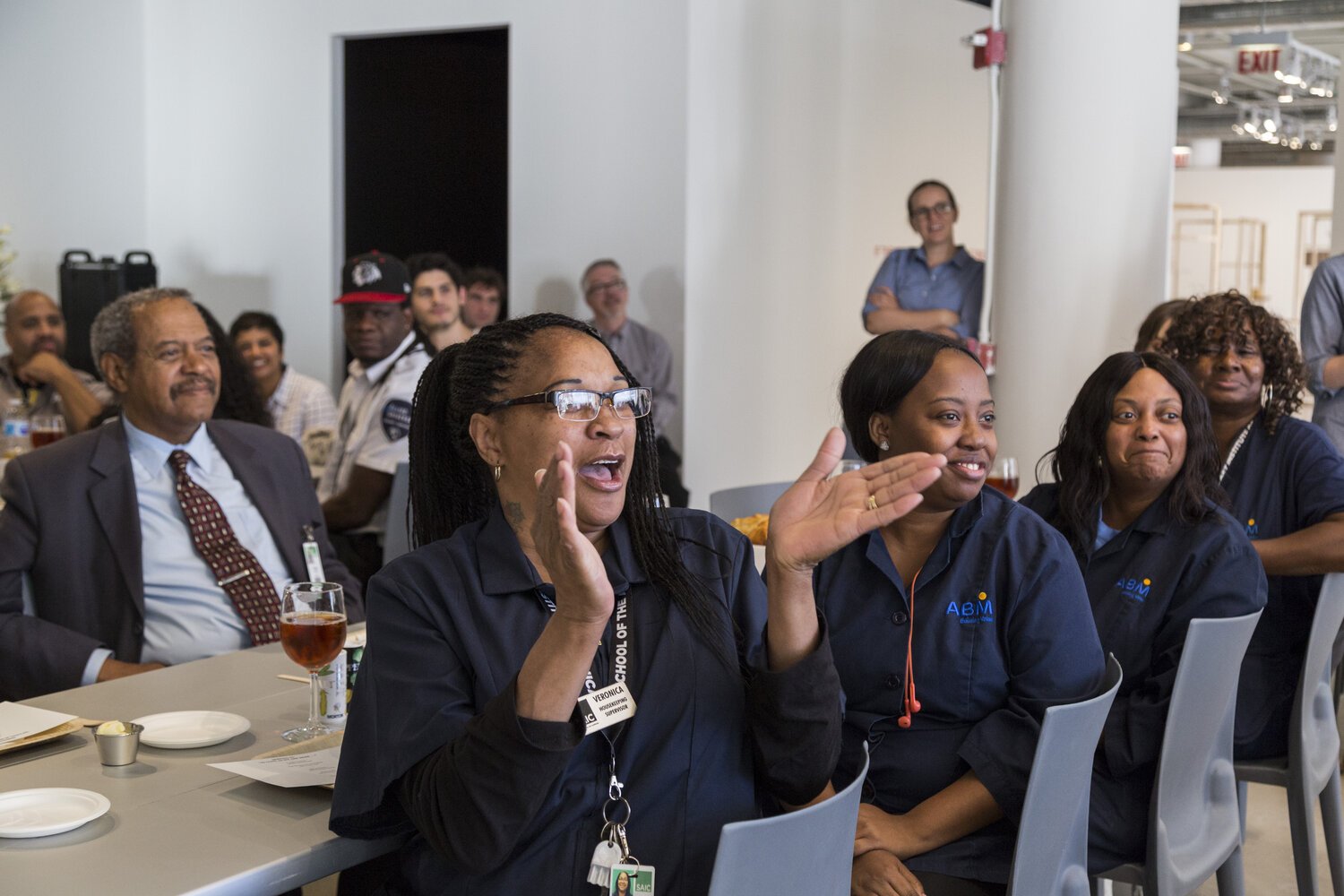   Serving IV: “As Long As We Are Here…” , Mierle Laderman Ukeles, performance, Sullivan Galleries, The School of the Art Institute of Chicago, 2019. Photo: Jaclyn Rivas 