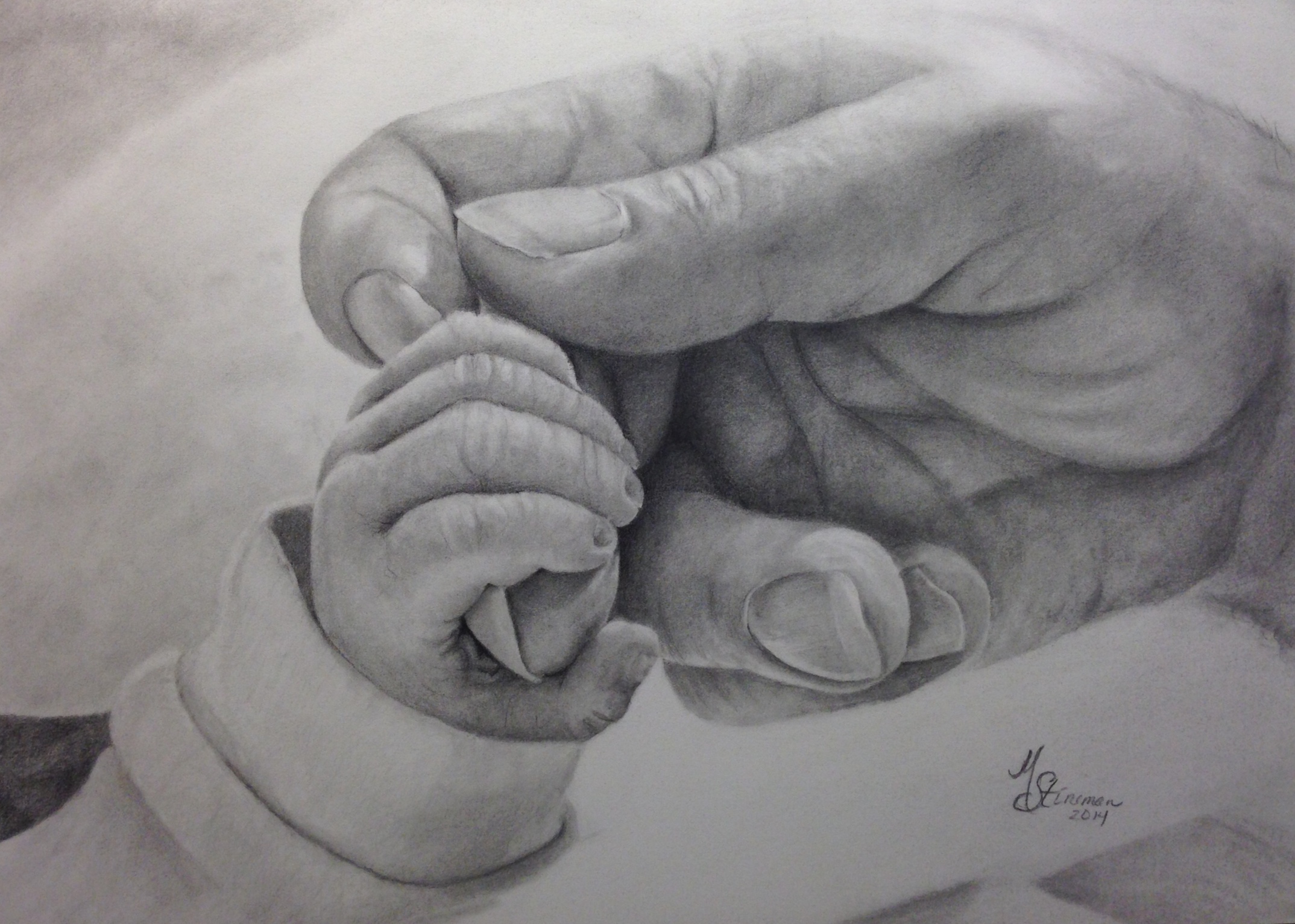 Младенец на руках карандашом